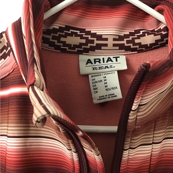ARIAT SZ M SOFT SHELL WOMENS JACKET IN BLUSHING SERAPE NWOT SOUTHWEST MOTIF COAT - Picture 2 of 4
